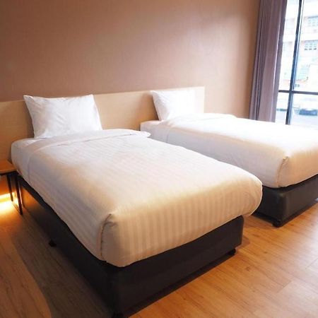 Sans Hotel Ratchaburi Kültér fotó