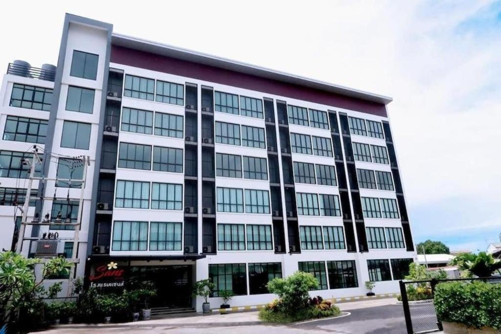 Sans Hotel Ratchaburi Kültér fotó