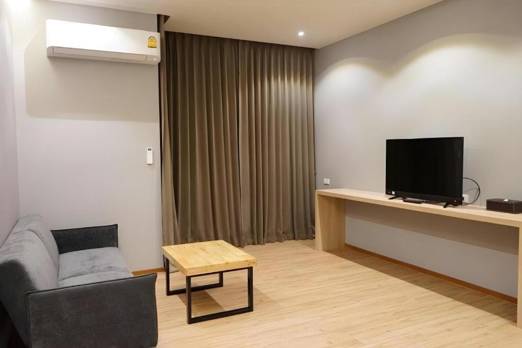 Sans Hotel Ratchaburi Kültér fotó