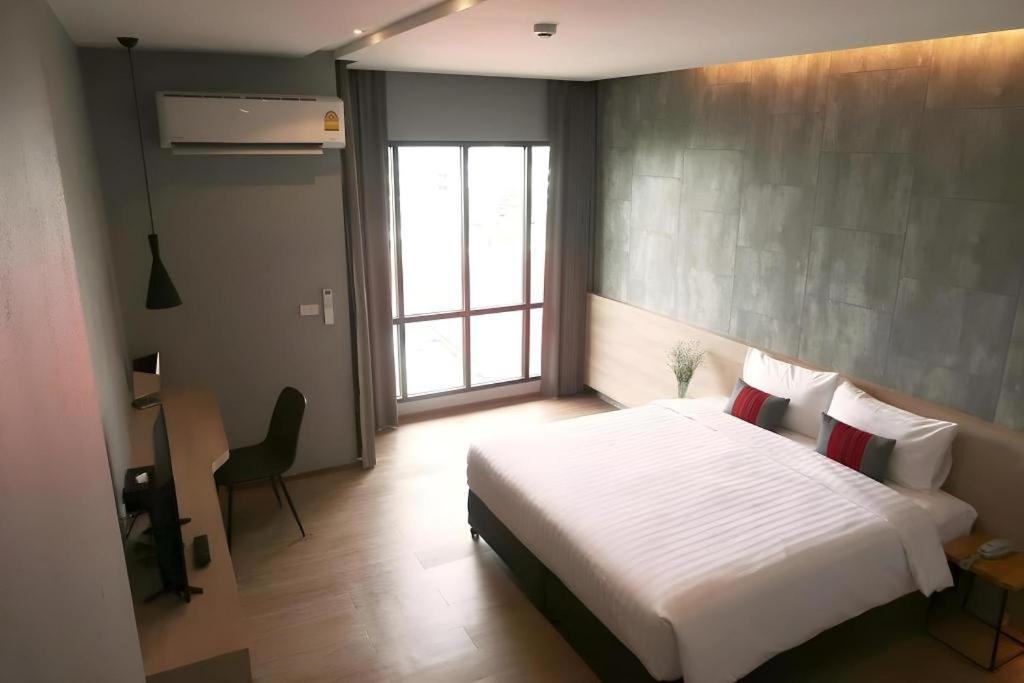Sans Hotel Ratchaburi Kültér fotó
