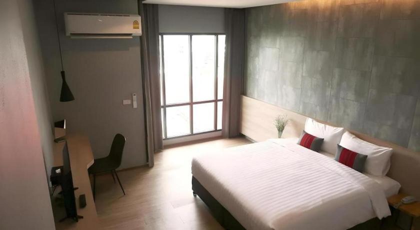 Sans Hotel Ratchaburi Kültér fotó