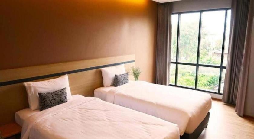 Sans Hotel Ratchaburi Kültér fotó