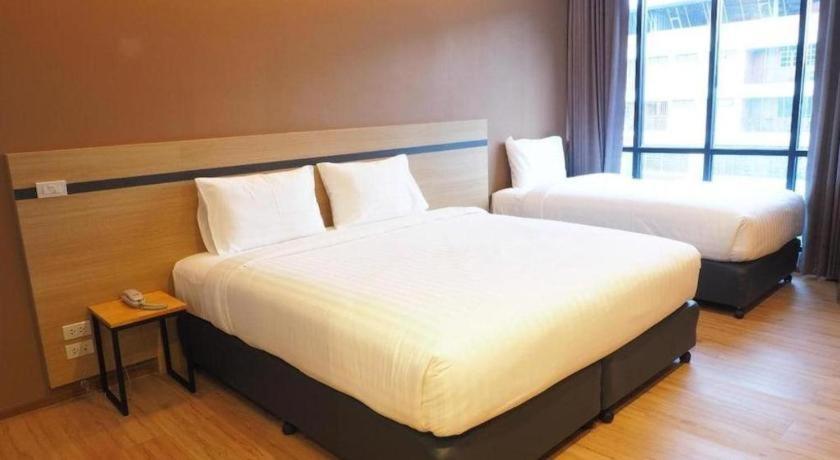 Sans Hotel Ratchaburi Kültér fotó
