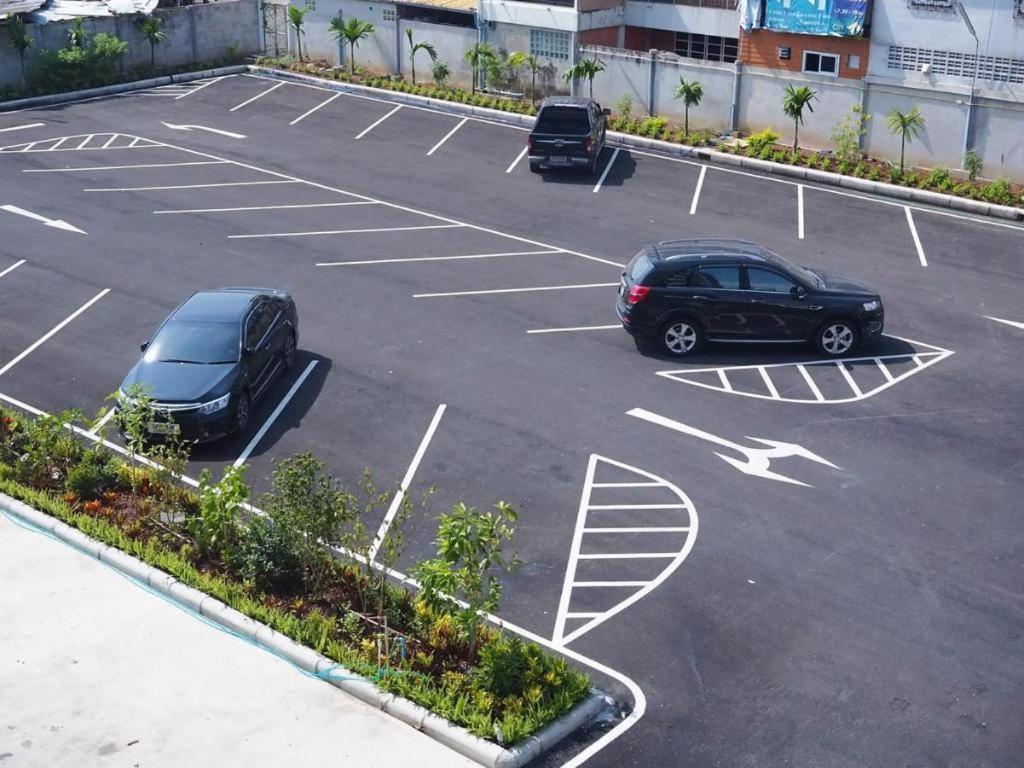 Sans Hotel Ratchaburi Kültér fotó